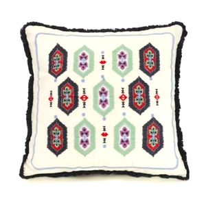 Vera Bradley Romantic Paisley Embroidered Throw Pillow NWT
